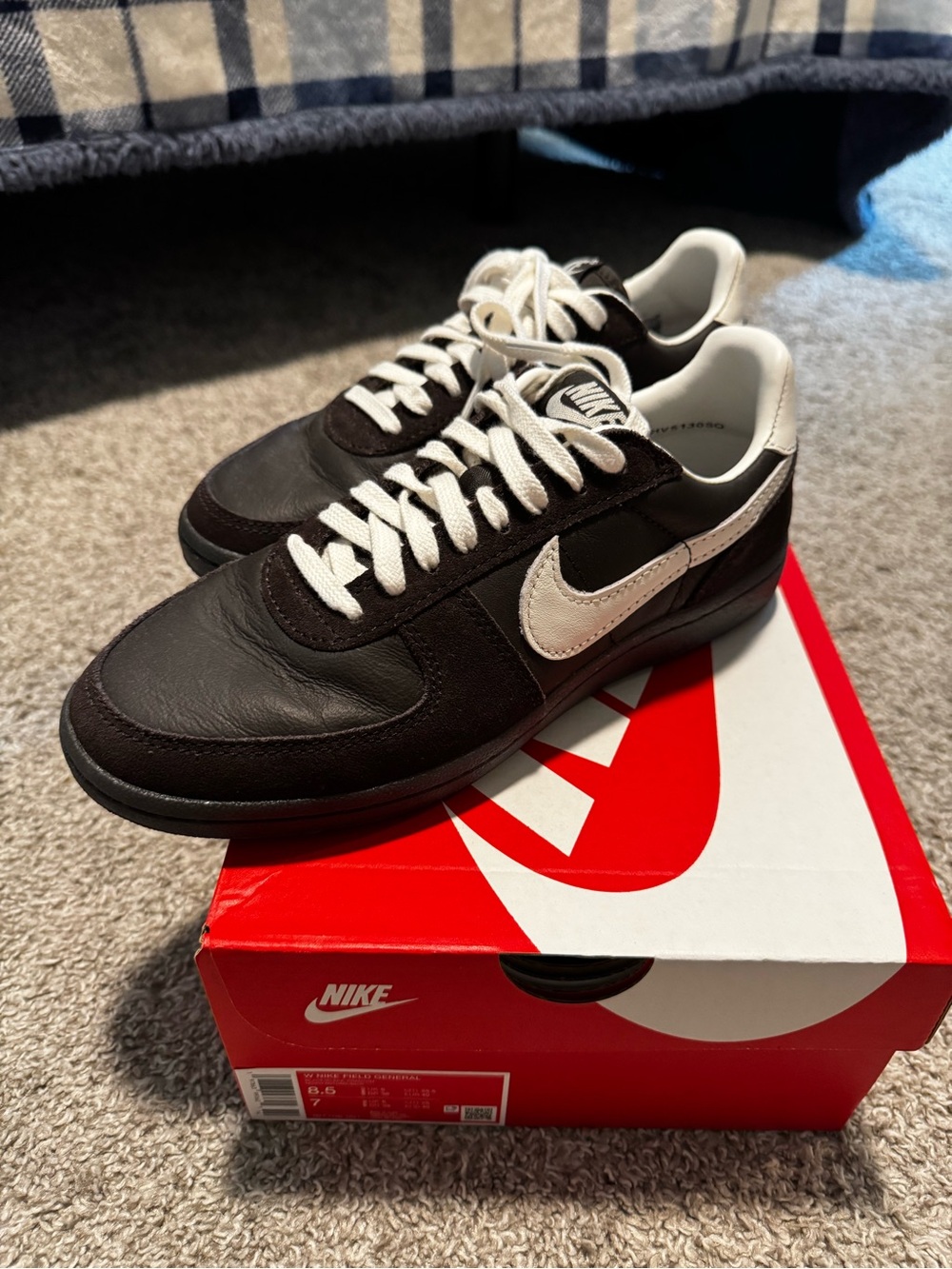 Nike Women’s Brown and Cream Low-Top Sneakers with White Swoosh
